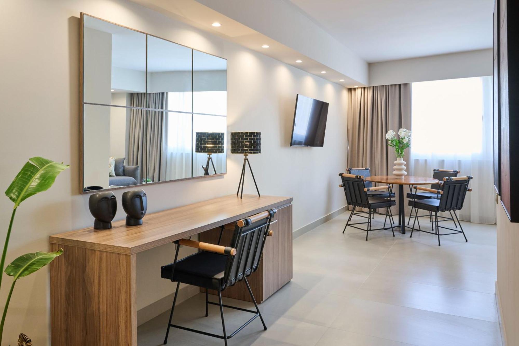 אתונה Acropolis Muses - Downtown Luxury Apartments מראה חיצוני תמונה